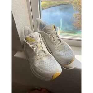 Hoka Clifton 9 Running Shoe in Lemonade - Women’s Size 8.5 B